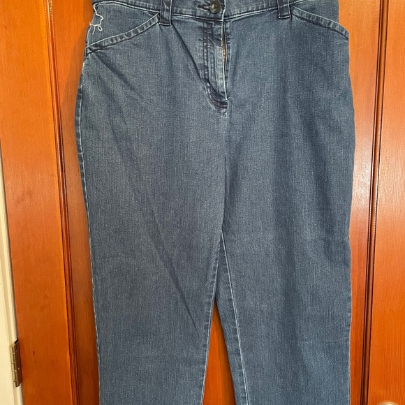 LL Bean Womens Classic Fit Denim Capri Pant Size 14 - Picture 1 of 10